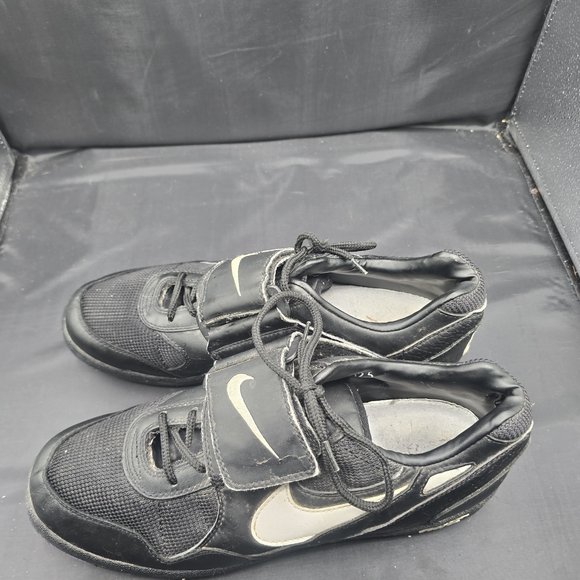 Nike Black and Cream Athletic‎ Shoes main image 7